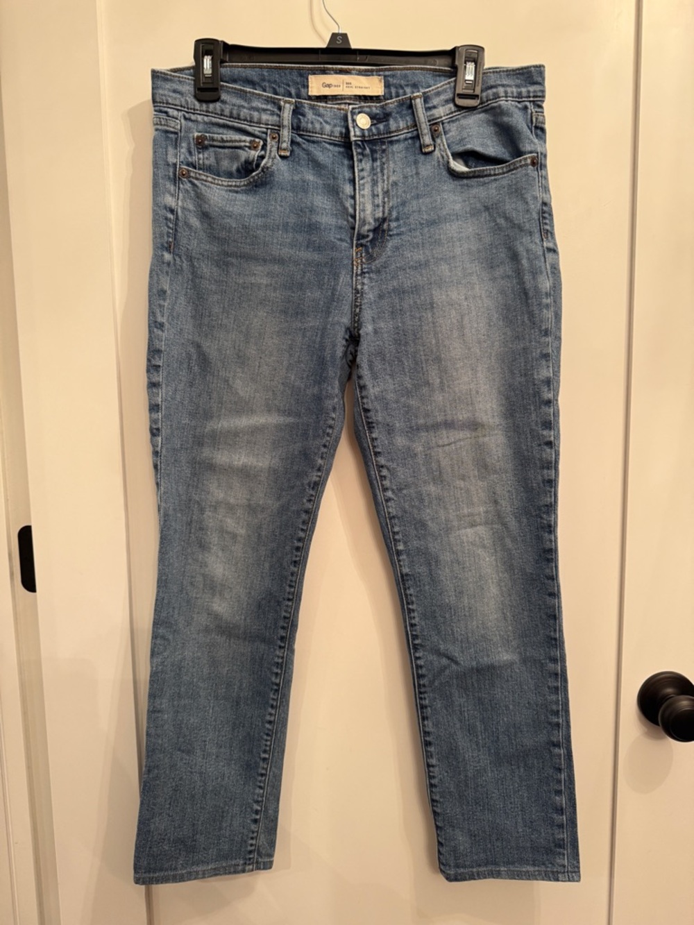 GAP Real Straight Denim Jeans Medium Blue Wash Petite/ Short Short Girl Friendly